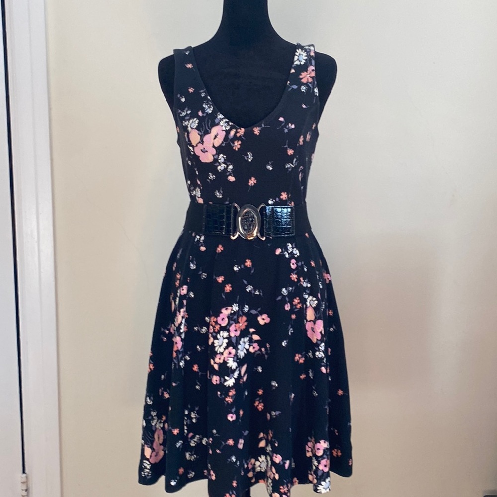 Black and Floral sleeveless V neck dress! Great dress very versatile!